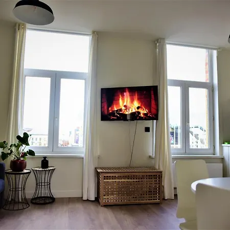 Διαμέρισμα Sleep - Black And White Modern Flat With Cityview *